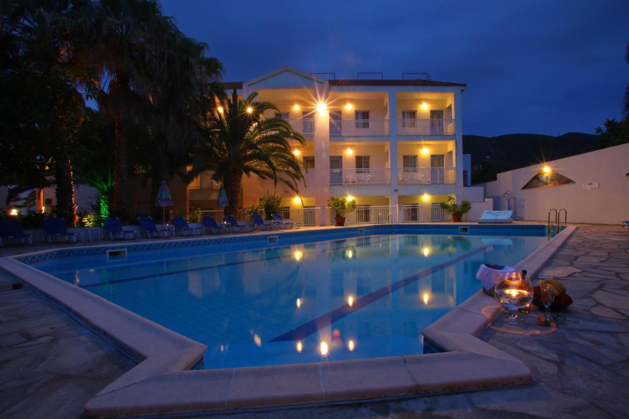 Dolphin Hotel Skopelos Town Exterior photo